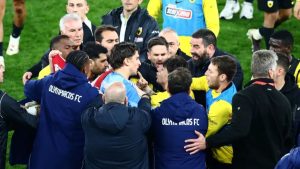 Ολυμπιακός – ΑΕΚ: Ένταση στο φινάλε μεταξύ Ταρέμι και Ρότα