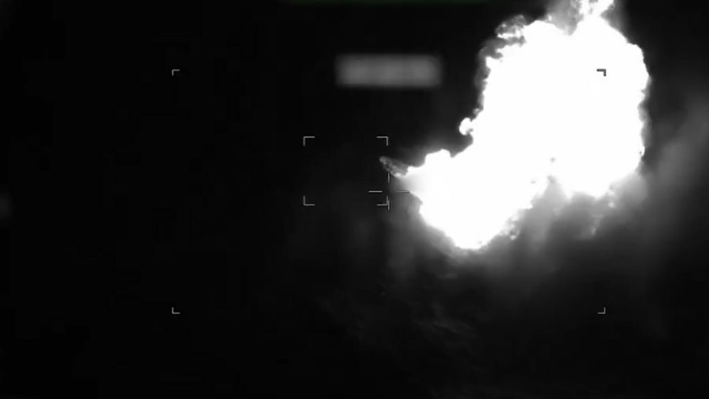 ΗΠΑ: Τρεις νεκροί σε βομβαρδισμό εναντίον ταχύπλοου που φέρεται να διακινούσε ναρκωτικά στον Ειρηνικό (βίντεο)