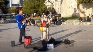 Θεσσαλονίκη: Ο Δήμος θα ανακαλέσει το πρόστιμο των 300 ευρώ σε μουσικούς του δρόμου