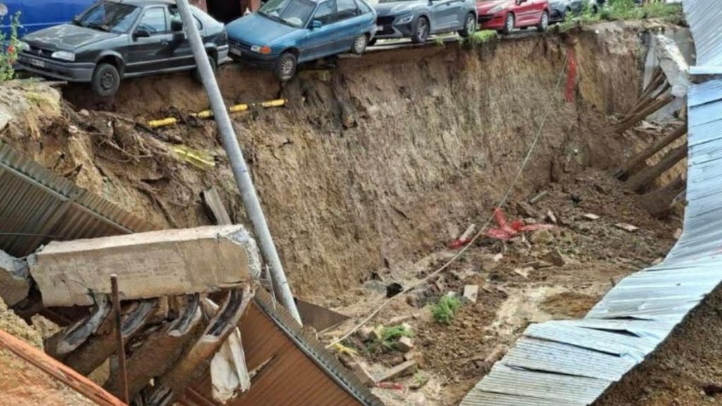 Θεσσαλονίκη: Στο χείλος του γκρεμού αυτοκίνητα στα έργα ανάπλασης των Στάβλων Παπάφη – Ένα ΙΧ έπεσε στο κενό (βίντεο)