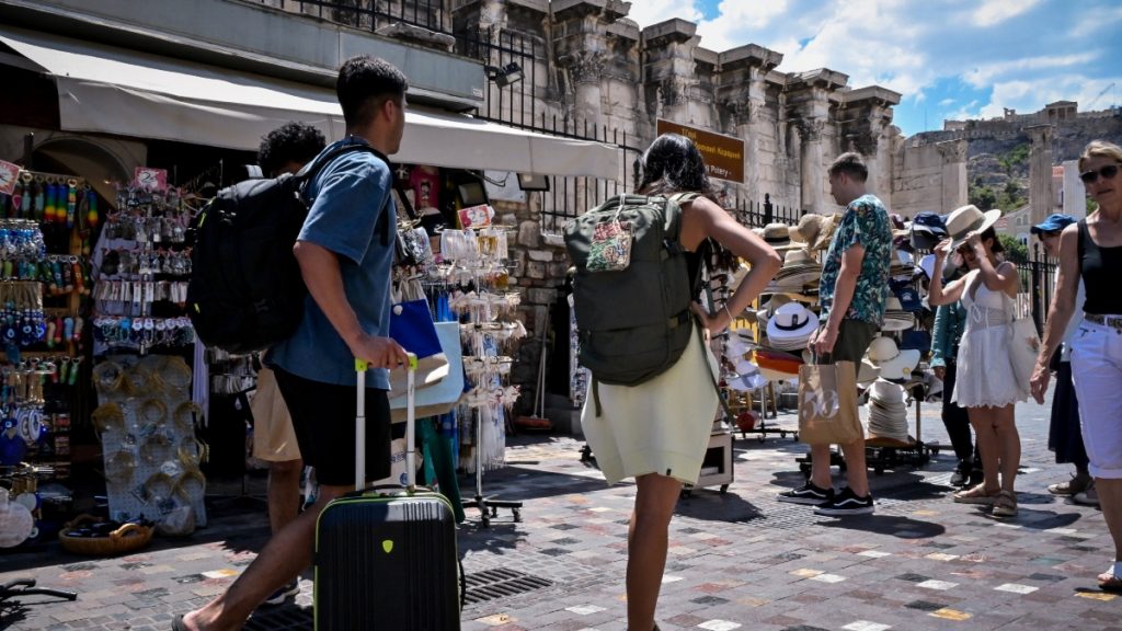Κοινωνικός Τουρισμός: Ξεκινούν σήμερα οι αιτήσεις – Ποιοι είναι οι δικαιούχοι