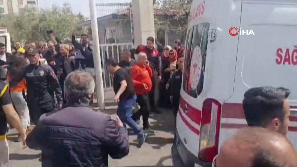 Νέο μακελειό με 4 νεκρούς και 20 τραυματίες σε σχολείο στην Τουρκία: Αυτοκτόνησε ο δράστης, 4 άτομα παλεύουν για την ζωή τους