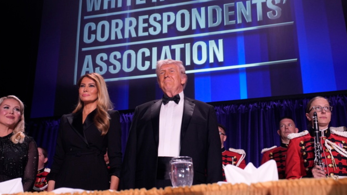 Ντόναλντ Τραμπ: Αποκάλυψε τι του σιγοψιθύρισε η Μελάνια τη στιγμή των πυροβολισμών στο δείπνο των ανταποκριτών