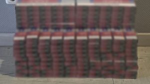 “Ελευθέριος Βενιζέλος”: Συνελήφθη 48χρονος που μετέφερε 7.400 πακέτα λαθραίων τσιγάρων από το Κάιρο