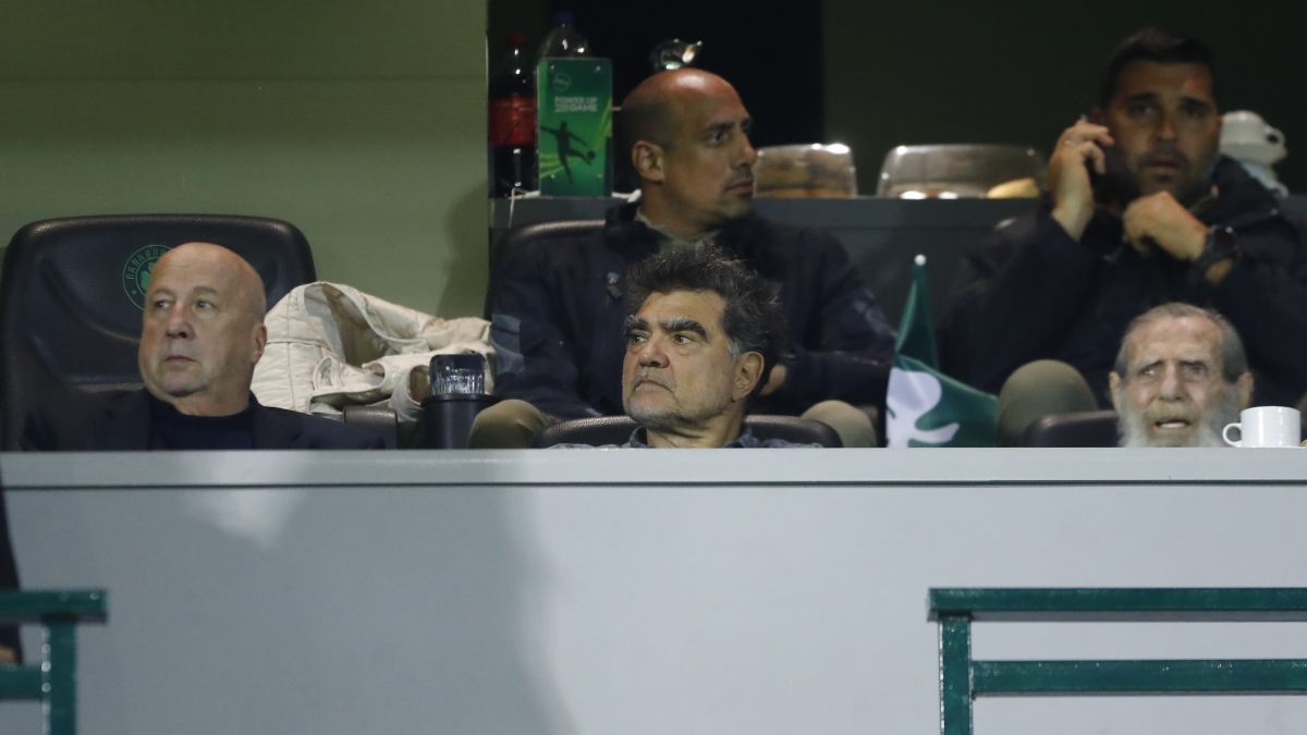 Παναθηναϊκός – Ολυμπιακός: Παρόντες η οικογένεια Βαρδινογιάννη και ο Αλέξης Τσίπρας στο ιστορικό ντέρμπι στη Λεωφόρο Αλεξάνδρας