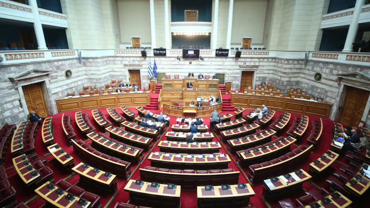 Aσυμβίβαστο υπουργού – βουλευτή: Πολιτική πρόταση ή αντιπερισπασμός;