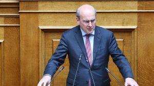 Χατζηδάκης: “Να μείνουμε μακριά από την τοξικότητα και τον διχασμό”