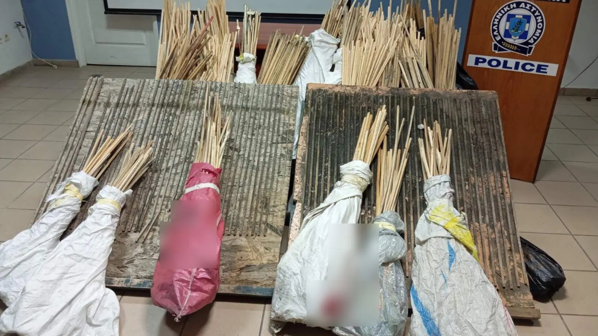 Σαφάρι της ΕΛ.ΑΣ. σε Σάμο και Χίο: Κατασχέθηκαν χιλιάδες βεγγαλικά μέσα σε λίγες ώρες σε όλη την Ελλάδα