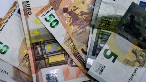 Οι πληρωμές από e-ΕΦΚΑ και ΔΥΠΑ την Μεγάλη Εβδομάδα – Ποιοι είναι οι δικαιούχοι