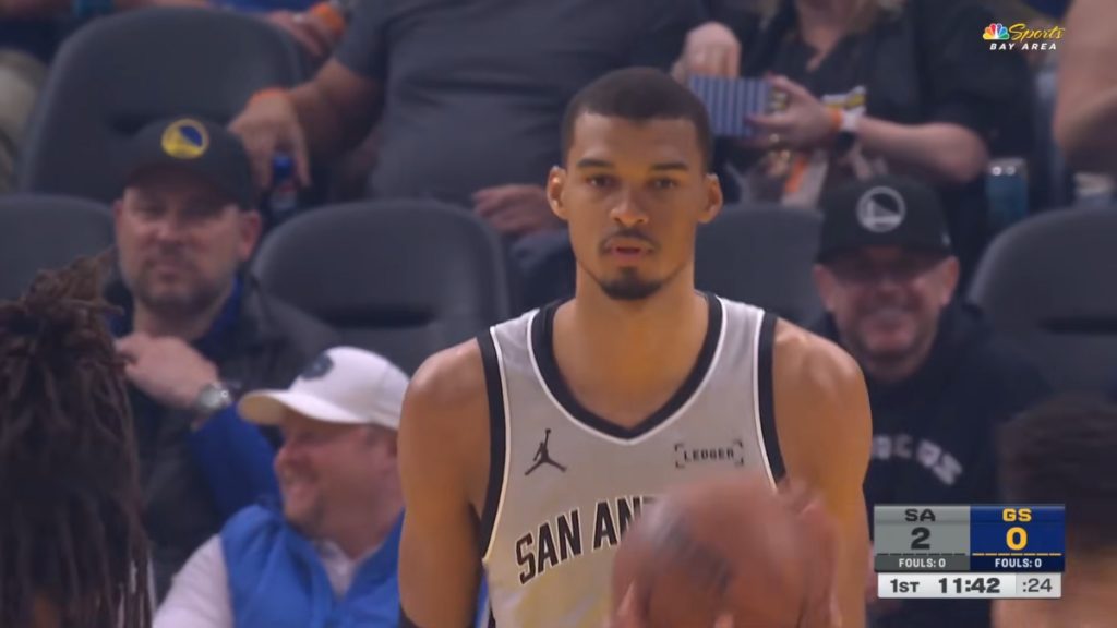 Αποτελέσματα ΝΒΑ: Το πάλεψαν αλλά δεν τα κατάφεραν οι Μπακς κόντρα στους Ρόκετς – 2η σερί «40αρα» από τον Ουεμπανιάμα