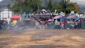 Κολομβία: Πανικός σε αγώνα επίδειξης – Monster truck έπεσε πάνω σε θεατές, 2 νεκροί (βίντεο)