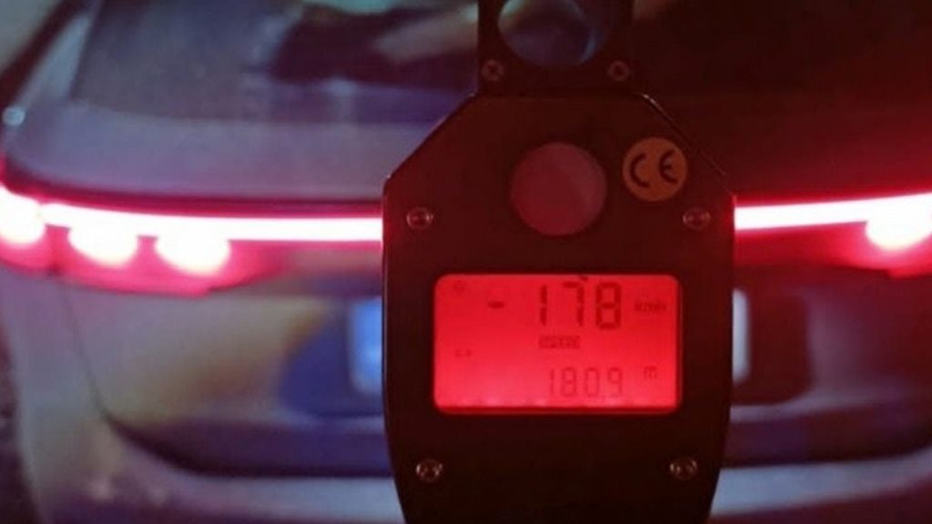 Συνελήφθη 23χρονος οδηγός να τρέχει με 178 χλμ/ώρα στην Εθνική Οδό Θεσσαλονίκης-Μουδανίων (Φωτογραφίες)