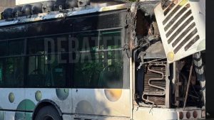 Ίλιον: Αστικό λεωφορείο πήρε φωτιά εν κινήσει, τι συνέβη (Φωτογραφίες)