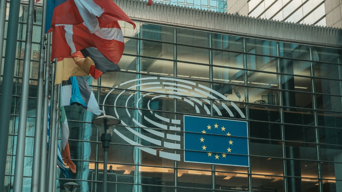 Κομισιόν για δασμούς Τραμπ: “Όταν υπογράφεις μια συμφωνία με την ΕΕ, ξέρεις τι θα πάρεις”