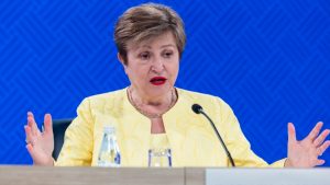 ΔΝΤ: “Πιο κοντά το κακό σενάριο – Πετρέλαιο στα 125 δολάρια αν συνεχιστεί ο πόλεμος στη Μέση Ανατολή έως το 2027”