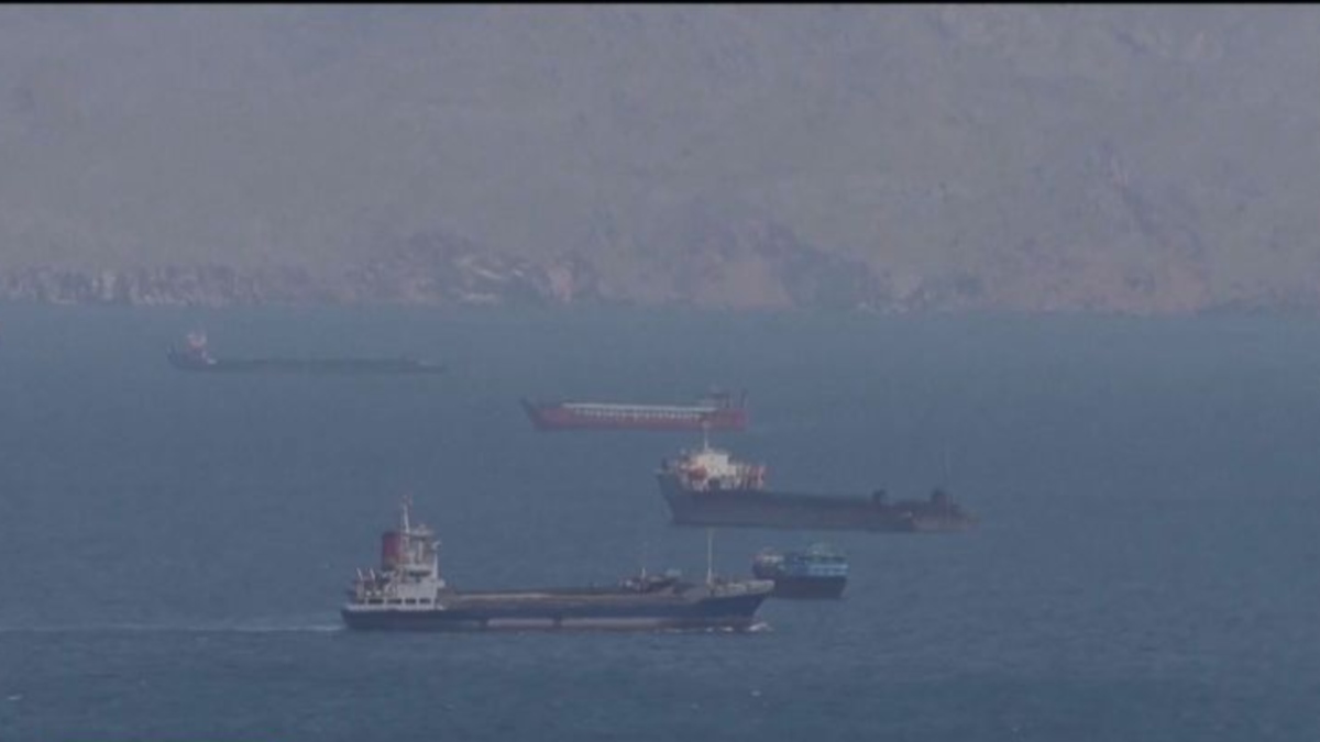 Εκρηκτικό σκηνικό στα Στενά του Ορμούζ – Σκληρό μήνυμα Γκαλιμπάφ στις ΗΠΑ, “δεν έχουμε καν αρχίσει”