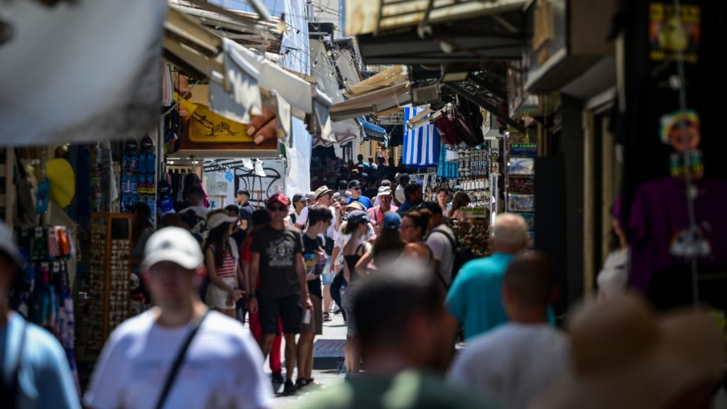 Αίθριος ο καιρός σήμερα, έως 33 βαθμούς η θερμοκρασία – Άνεμοι 7 μποφόρ στο Αιγαίο