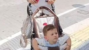 Μητέρα 3χρονου Άγγελου: “Ο σύντροφός μου έλεγε πως καίει το παιδί για να βάλει μυαλό” – Ανατριχιαστική απολογία