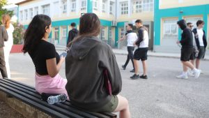 Κανδαράκη: “Οι γονείς ζητούν βοήθεια κυρίως για βαθμούς και ομοφυλοφιλία, όχι για τη χαρά των παιδιών”