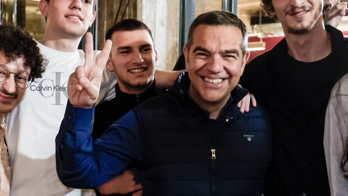 Οι νέοι δίνουν… ιδέες για το όνομα του νέου κόμματος Τσίπρα – Τι προτείνουν (βίντεο)