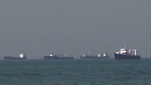 Ιράν και Ομάν συζητούν για “τέλη υπηρεσιών” στο Ορμούζ – “Σαν τη μαφία που ζητά λεφτά για προστασία”