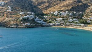 Η Ίος κερδίζει τις εντυπώσεις ως το “ανερχόμενο αστέρι” στη Μεσόγειο