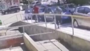 Θεσσαλονίκη: “Χτυπούσε το κεφάλι μου, πήγε να με πνίξει” –  25χρονος επιτέθηκε σε 52χρονη μέσα στο μαγαζί της