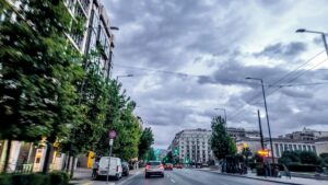 Καιρός σήμερα: Πού θα εκδηλωθούν βροχές και καταιγίδες – Μικρή πτώση της θερμοκρασίας