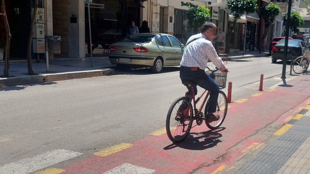 Η ελληνική πόλη που κινείται με… ποδήλατο – Σχεδόν ένα για κάθε αυτοκίνητο