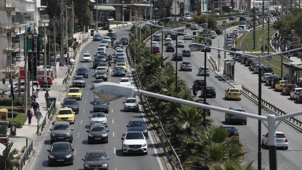 Οσμή αερίου σε πολλές περιοχές της Αττικής, εκκενώθηκαν σχολεία και επιχειρήσεις – “Δεν έχει διαπιστωθεί διαρροή”