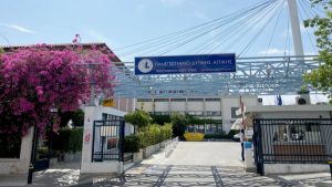 Επεισόδια στο Πανεπιστήμιο Δυτικής Αττικής μετά την καταδρομική στο ΑΠΘ – Ομάδα 10 ατόμων έκανε ντου με βαριοπούλες