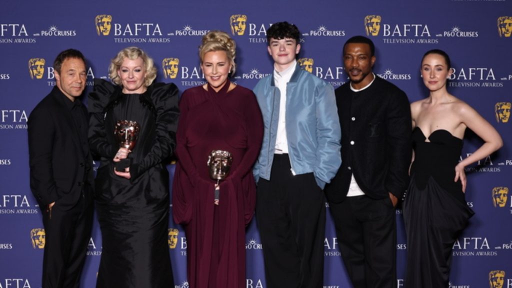 BAFTA TV Awards 2026: Το «Adolescence» των Στίβεν Γκράχαμ και Τζακ Θορν κυρίαρχησε στα βρετανικά βραβεία
