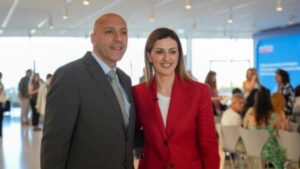 Αγαπηδάκη: «Παγιδευμένοι στην οθόνη, 3 στους 4 νέους κάνουν doomscrolling»