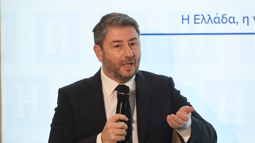 Ανδρουλάκης: Προτάσεις για την ενίσχυση των γυναικών στην εργασία με αφορμή την Ημέρα της Μητέρας