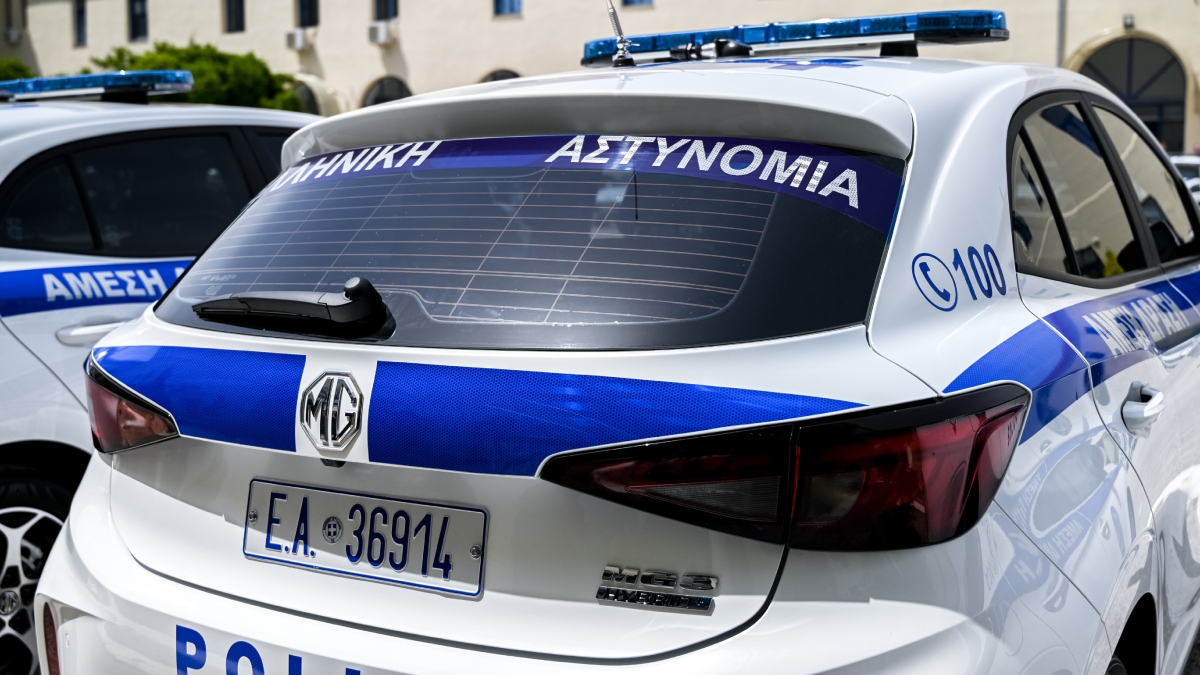 Τραγωδία στην Αιγιαλεία: Μητέρα και γιος βρέθηκαν νεκροί μέσα σε λίμνη αίματος – Προσήχθη ο 65χρονος σύντροφος της γυναίκας