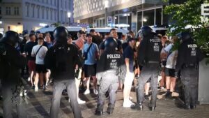 Σοβαρά επεισόδια ανάμεσα σε οπαδούς της Κρίσταλ Πάλας και Ράγιο Βαγιεκάνο στη Λειψία (Βίντεο)