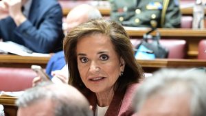 Ντόρα Μπακογιάννη: Η εξομολόγησή της για τη μητρότητα – “Έχω μετανιώσει που δεν έκανα άλλα δύο παιδιά”