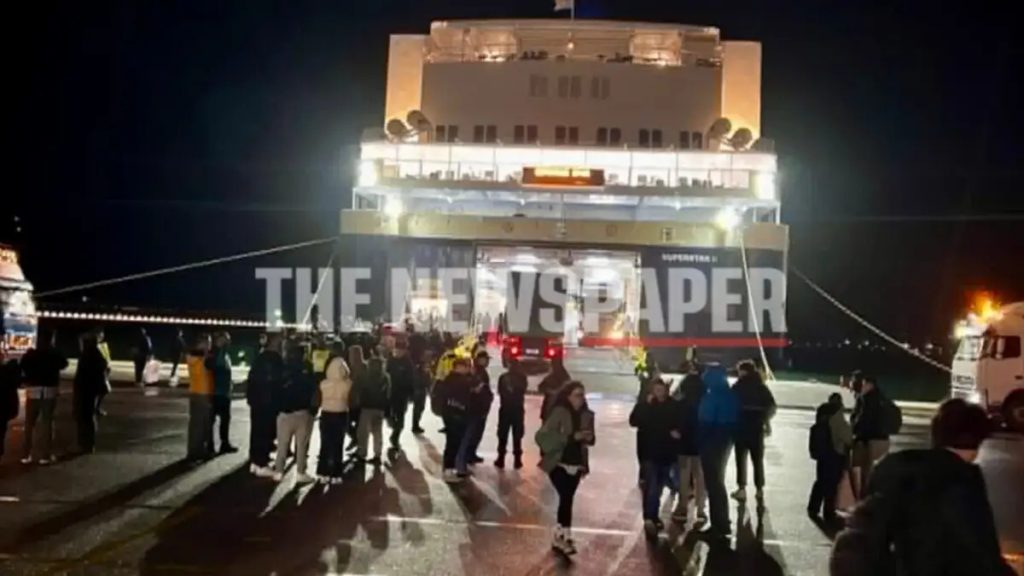 Εγκλωβισμένοι στον Βόλο εκατοντάδες επιβάτες: Καθυστέρησε το πλοίο για Σκιάθο και ακυρώθηκε το δρομολόγιο λόγω Πρωτομαγιάς