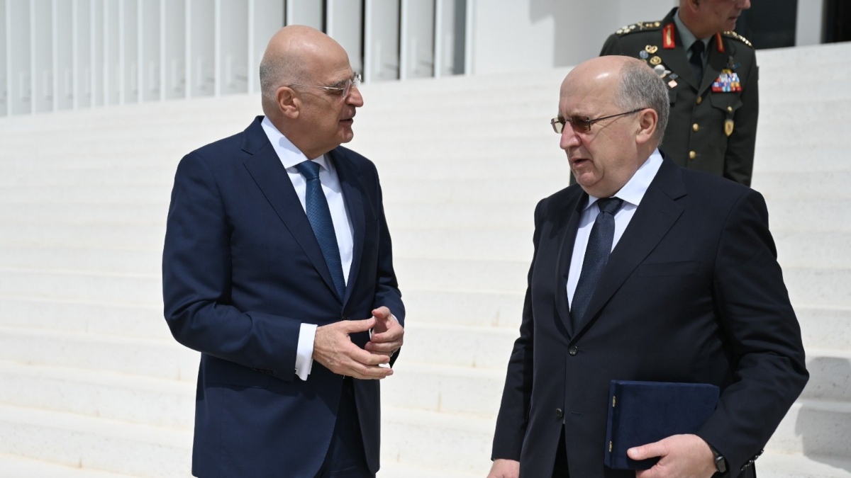 Δένδιας: Συνάντηση με τον Ευρωπαίο επίτροπο για την Άμυνα και το Διάστημα