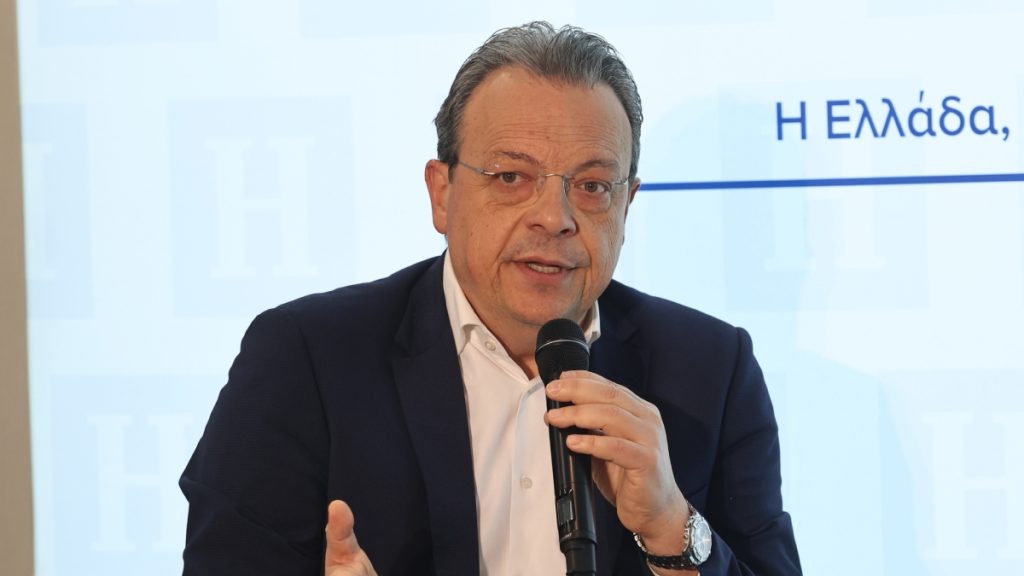  Φάμελλος: “Να φύγει ο κ. Μητσοτάκης για να έχουμε πρόοδο και προοπτική – Στηρίζουμε το βιβλίο και τους ανθρώπους του”