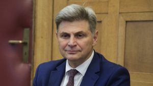 Φαραντούρης: “Ο ΣΥΡΙΖΑ άλλαξε 3 αρχηγούς –  Εγώ δεν άλλαξα τις θέσεις μου”
