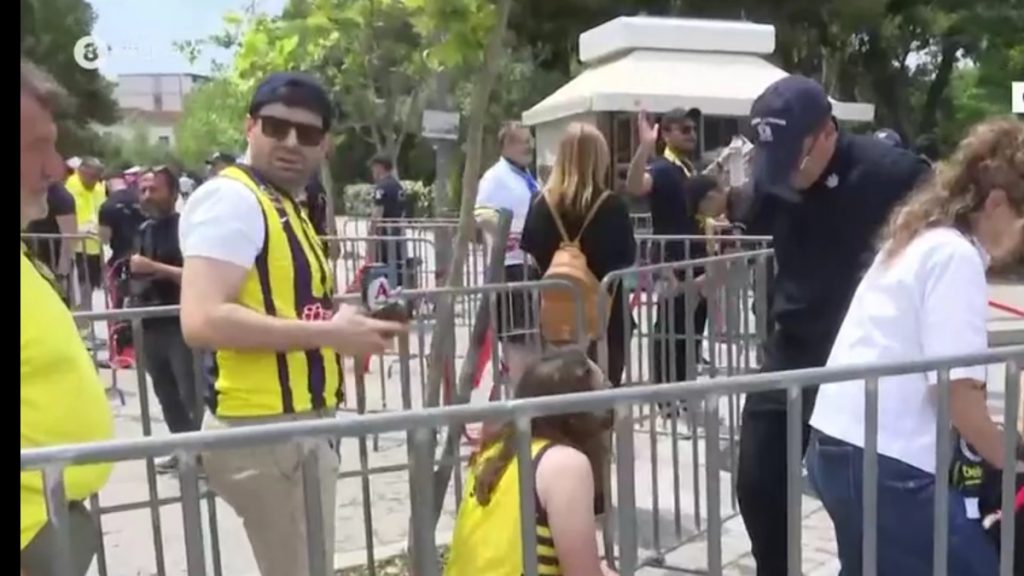 Αλαλούμ με τα εισιτήρια των οπαδών της Φενέρμπαχτσε – Συζητήσεις της EuroLeague με την τουρκική ομοσπονδία, πρόβλημα με την ταυτοποίηση