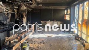 Στα χέρια της αστυνομίας οι Ρομά που έκαψαν το νέο κατάστημα του περιπτερά στην Γαστούνη – Τρεις ανήλικοι ανάμεσα τους