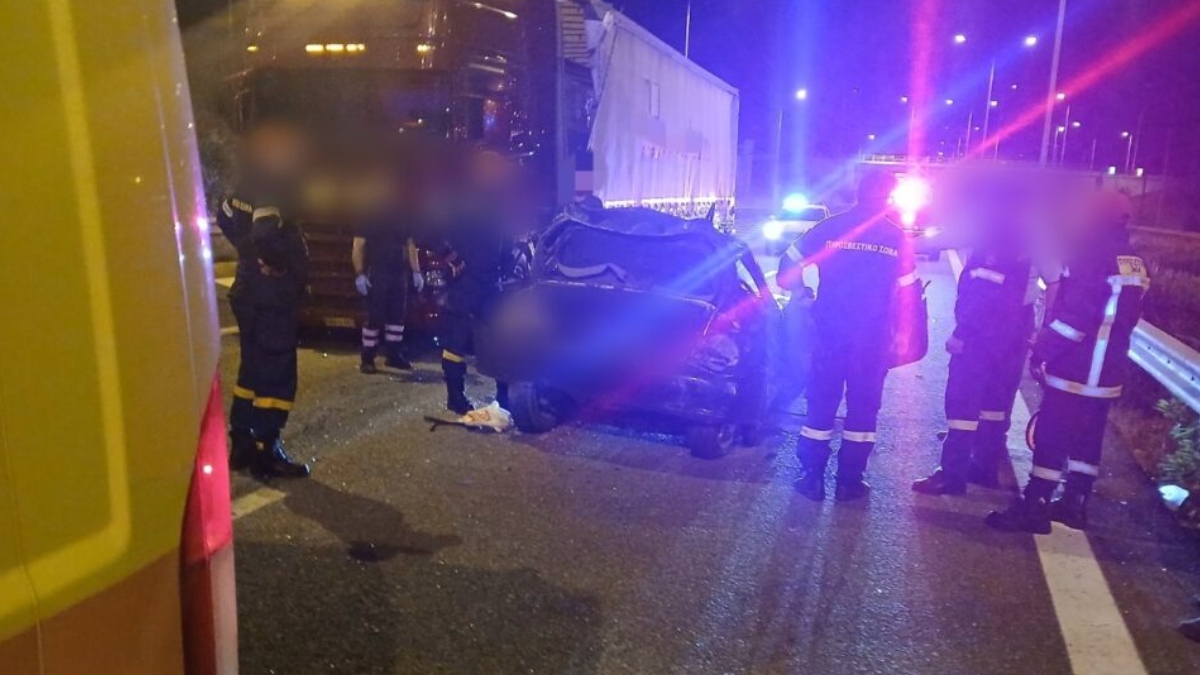 Σοβαρό τροχαίο στην Ιόνια Οδό – Απεγκλωβίστηκε χωρίς τις αισθήσεις του ένας 74χρονος, σοβαρά τραυματισμένη μια γυναίκα (Φωτογραφίες)