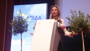 Κόμμα Καρυστιανού για Τσίπρα: “Προκαλεί, δεν έχουμε μνήμη χρυσόψαρου”
