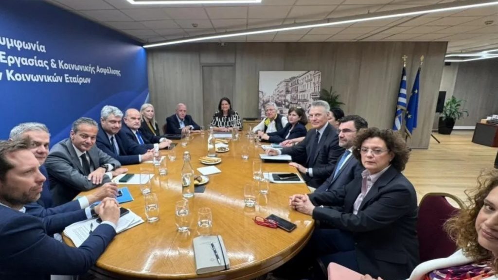 Υπουργείο Εργασίας: Συνεχίζεται ο διάλογος για την ενίσχυση της αρχής της ίσης αμοιβής μεταξύ ανδρών και γυναικών