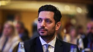 Κυρανάκης: “Λάθος η κριτική του Σαμαρά – Δεν υπάρχει μεταλλαγμένο κόμμα Μητσοτάκη”