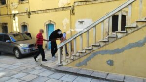 Κρήτη: Προφυλακίστηκαν η 25χρονη μητέρα και ο σύντροφός της για την υπόθεση κακοποίησης του τρίχρονου κοριτσιού
