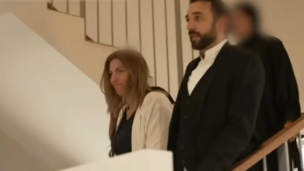 Νέα υπόθεση Πελικό στη Γαλλία: Τραπεζίτης βασάνιζε και εξέδιδε τη σύντροφό του – «Σταμάτησα να μετράω στους 487 άνδρες»