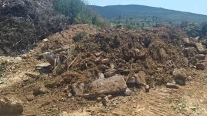 Μαραθώνας: Συνελήφθη 69χρονος που πέταξε ποσότητα Απόβλητων Εκσκαφών Κατασκευών Κατεδαφίσεων σε οικόπεδο (Φωτογραφίες)
